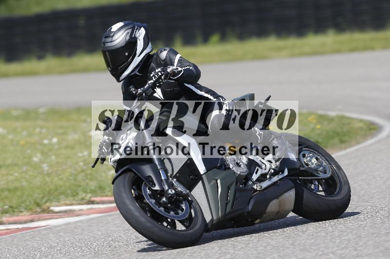 Archiv-2025/09 22.04.2025 Cornu Master School ADR/gruen-vert/29